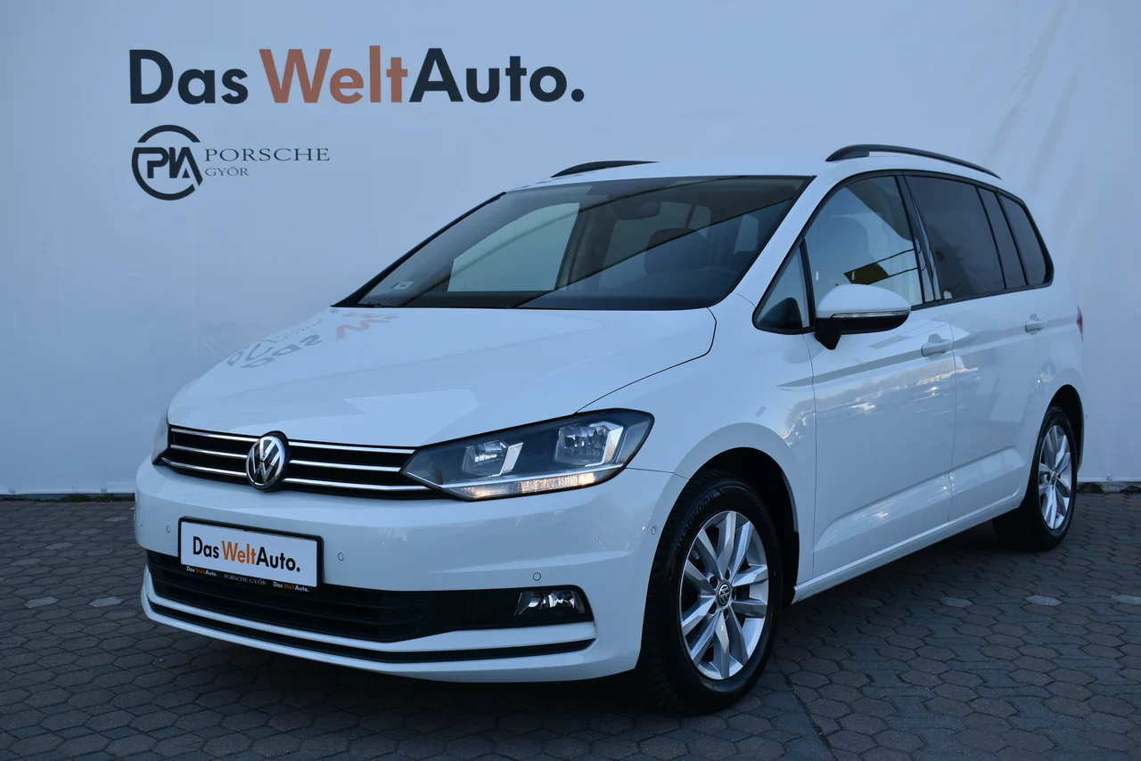 Volkswagen Touran 1,6 TDI 85 kW DSG évjárat 2018, Hófehér, 139 623 km, Magyarország — fotó 1