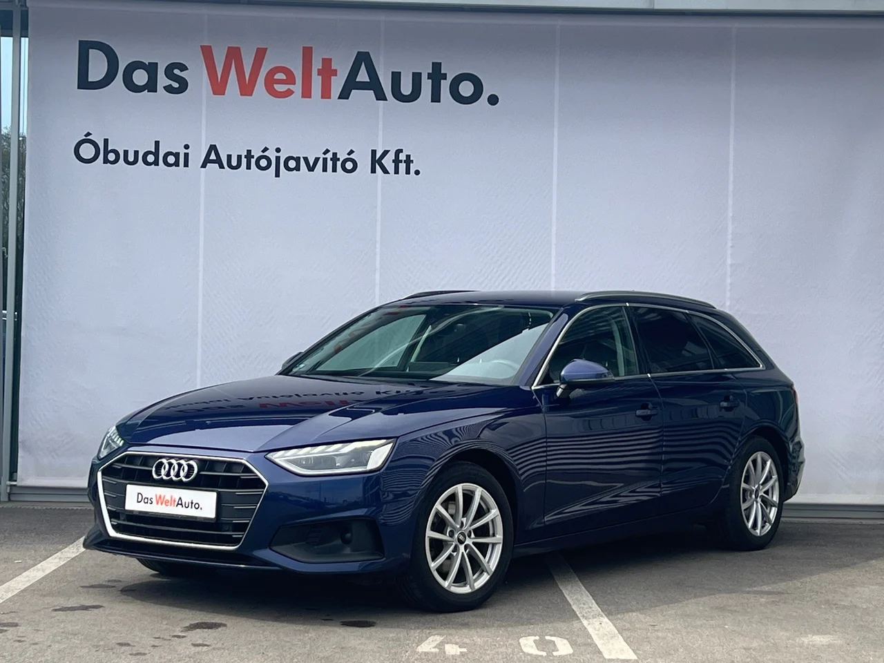 Audi A4 2,0 100 kW TDI automata évjárat 2023, Navarra-kék metál, 177 660 km, Magyarország — fotó 1