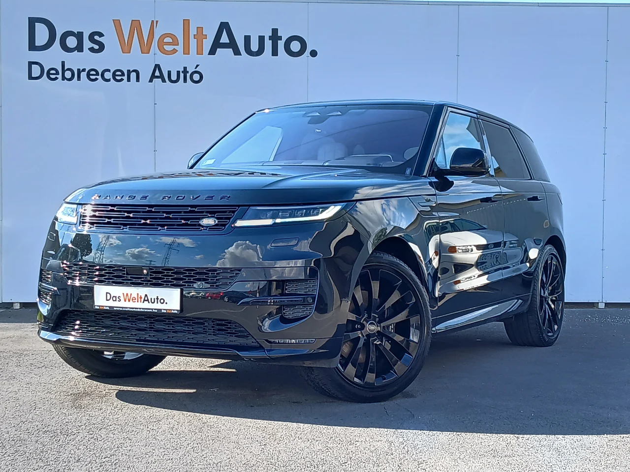 Land Rover Range Sport 4x4 3,0 258 kW automata évjárat 2023, fekete - metál, 35 429 km, Magyarország — fotó 1 / 12 Land Rover Range Sport 4x4 3,0 258 kW automata évjárat 2023, fekete - metál, 35 429 km, Magyarország — fotó 1 / 12