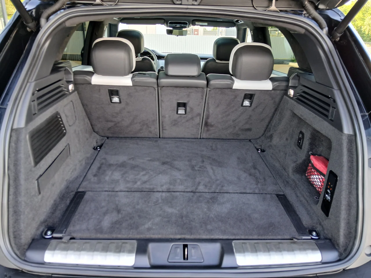 Land Rover Range Sport 4x4 3,0 258 kW automata évjárat 2023, fekete - metál, 35 429 km, Magyarország — fotó 12 / 12