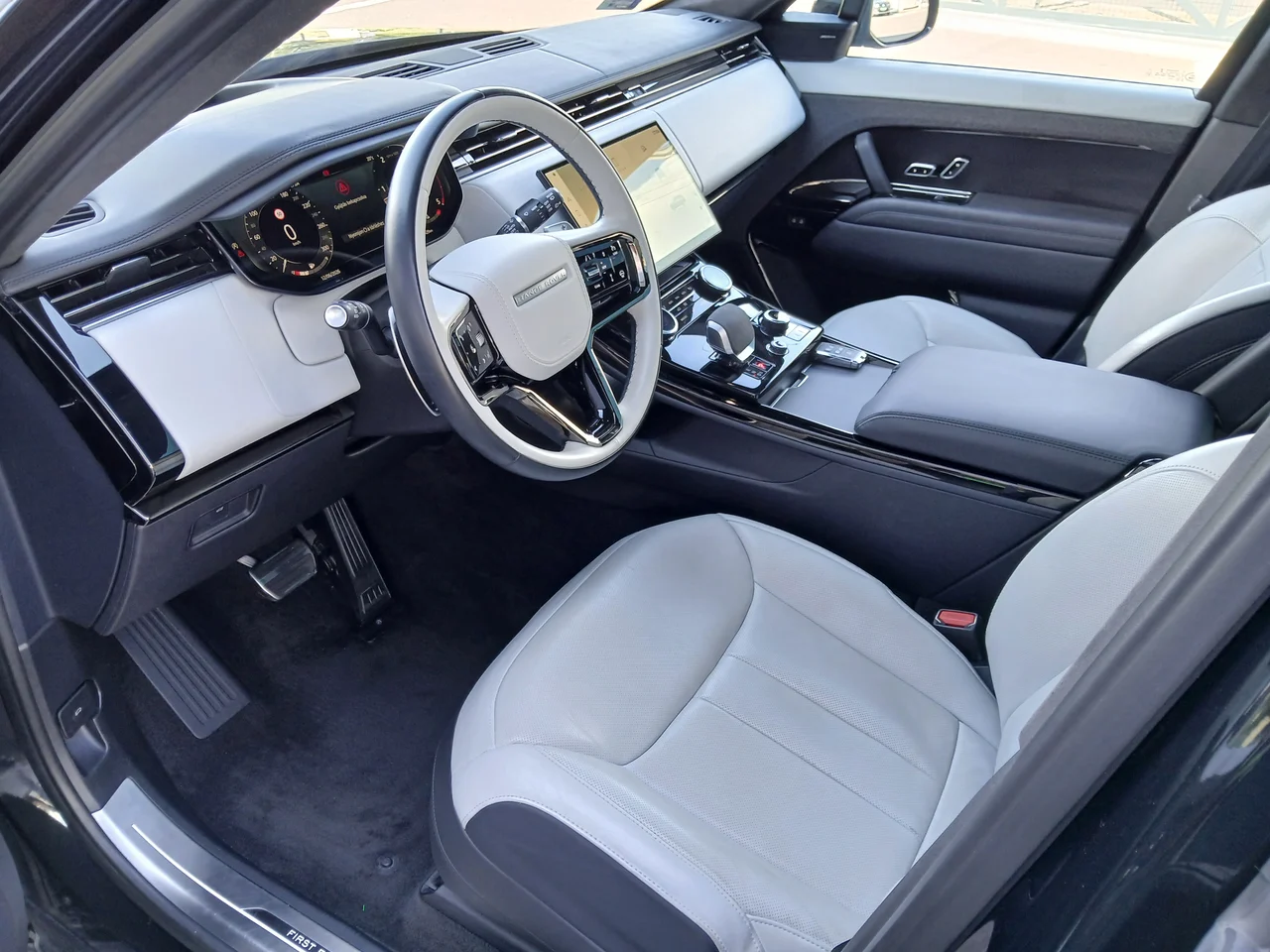Land Rover Range Sport 4x4 3,0 258 kW automata évjárat 2023, fekete - metál, 35 429 km, Magyarország — fotó 5 / 12