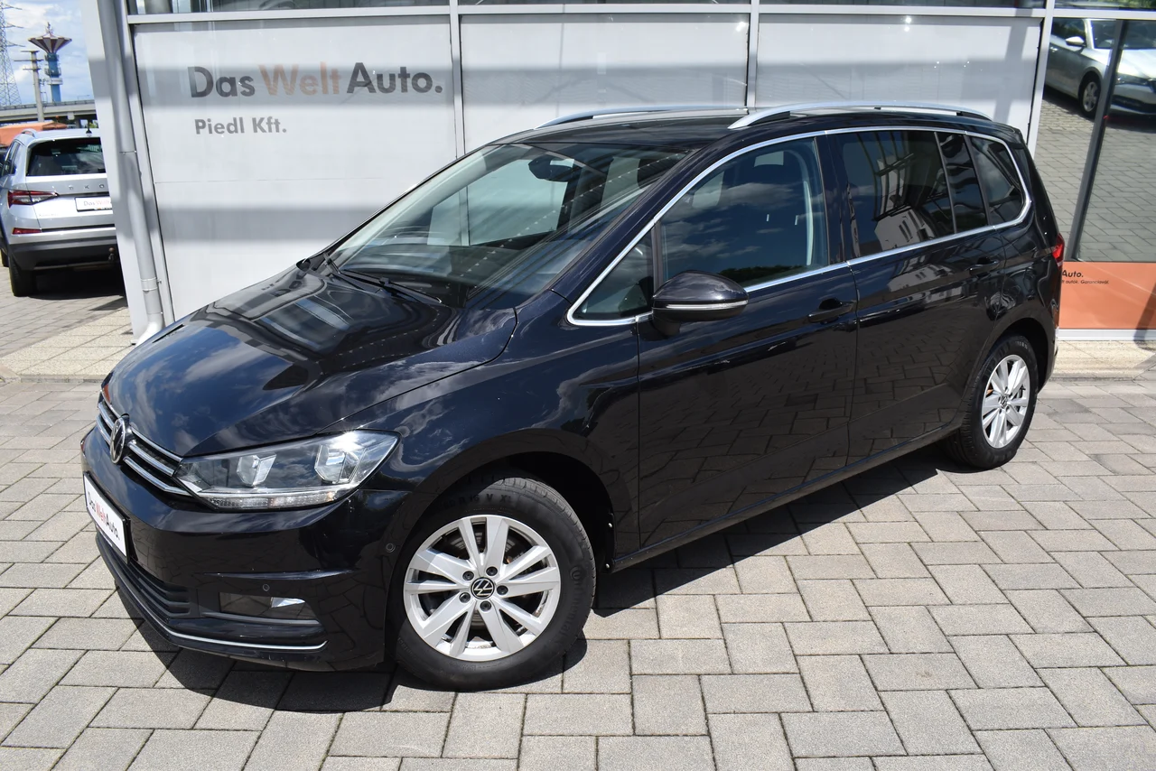 Volkswagen Touran 2,0 TDI 110 kW évjárat 2021, fekete, 133 192 km, Magyarország — fotó 1