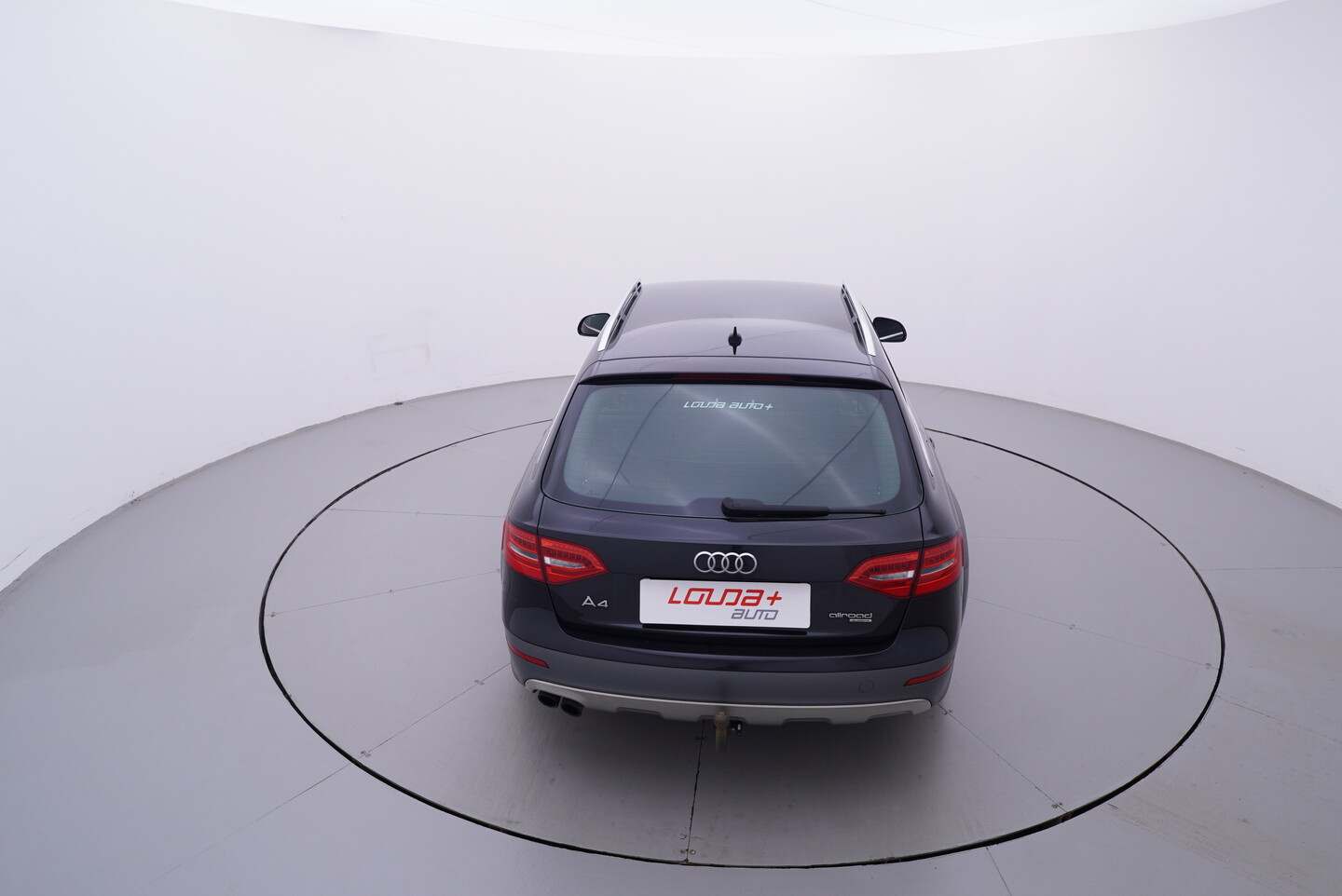 Audi a4 quattro 2,0 TDI 140 kW 130 automata évjárat 2014, 263 251 km, Csehország — fotó 2 / 60