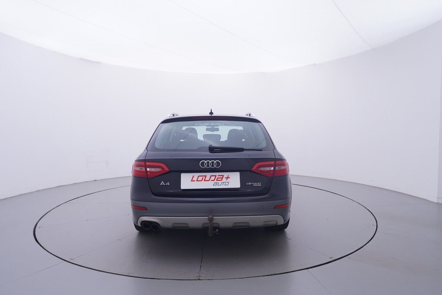 Audi a4 quattro 2,0 TDI 140 kW 130 automata évjárat 2014, 263 251 km, Csehország — fotó 3 / 60