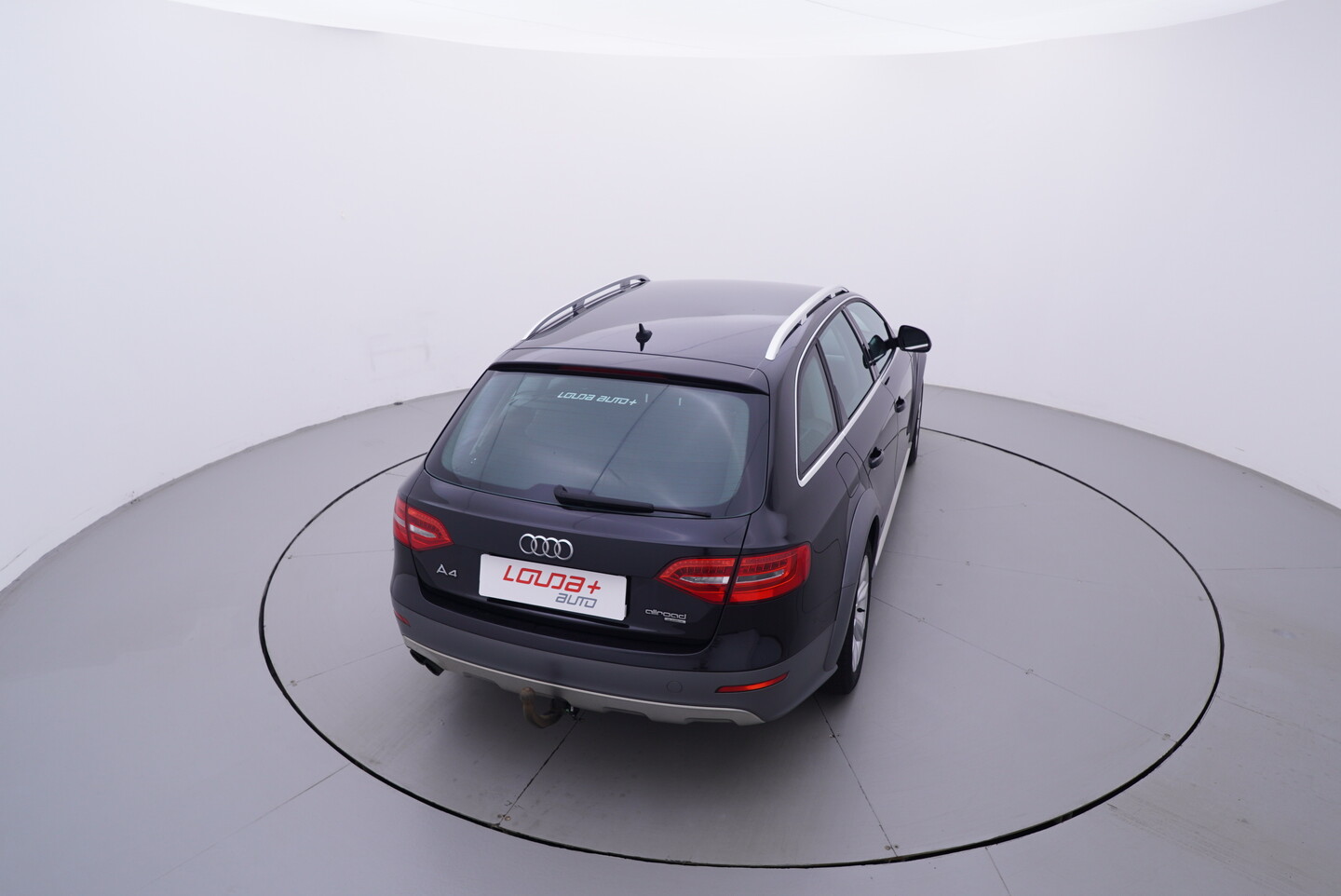 Audi a4 quattro 2,0 TDI 140 kW 130 automata évjárat 2014, 263 251 km, Csehország — fotó 7 / 60