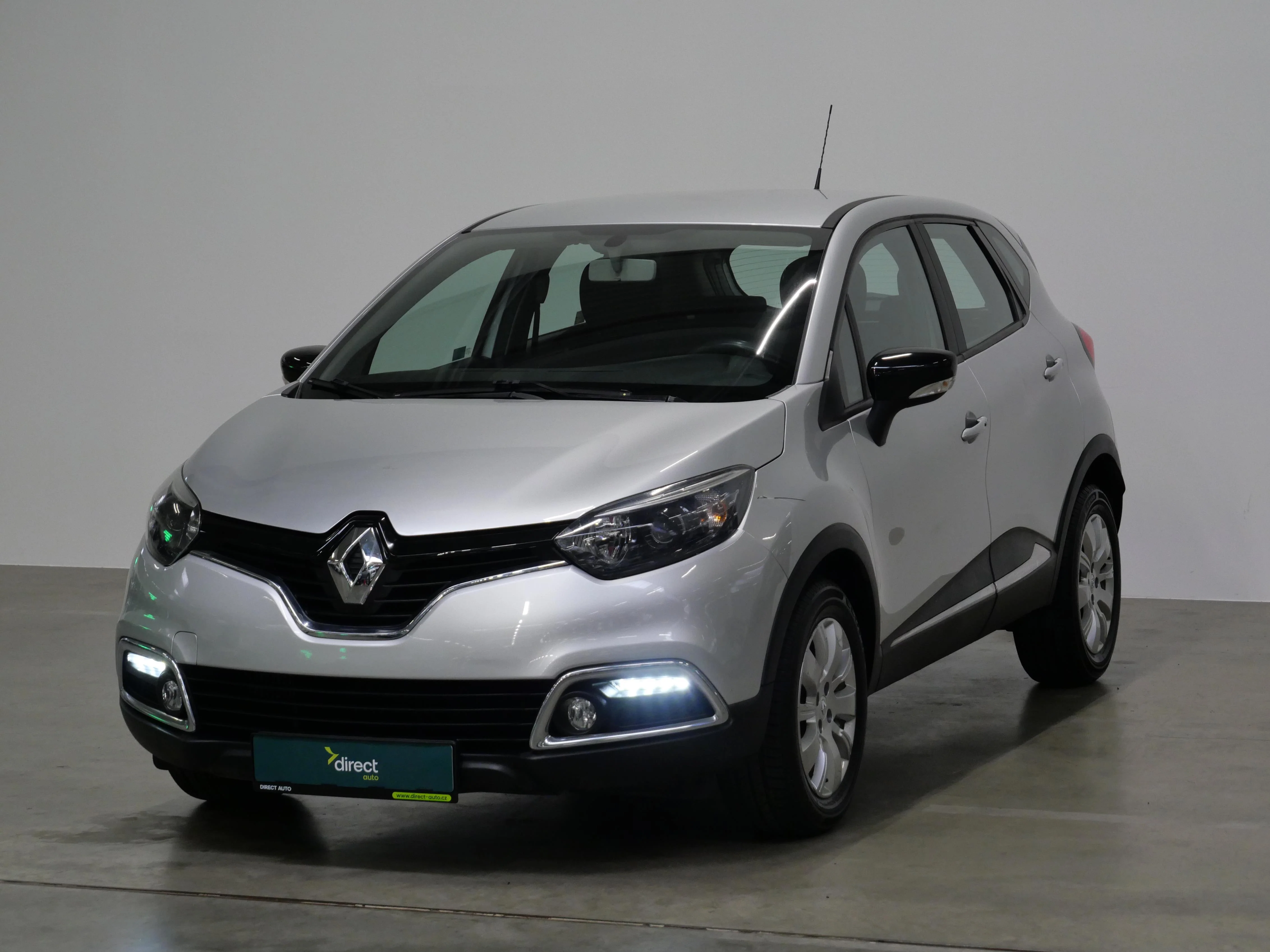 Renault Captur 0,9 TCe 66 kW, Csehország — fotó 1