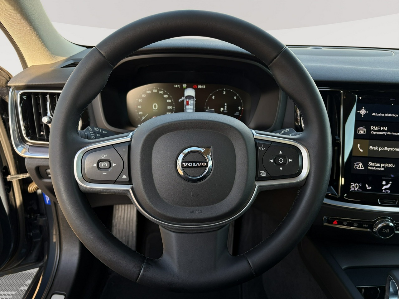 Volvo V60 2,0 145 kW automata évjárat 2022, šedá, 69 851 km, Lengyelország — fotó 15 / 27