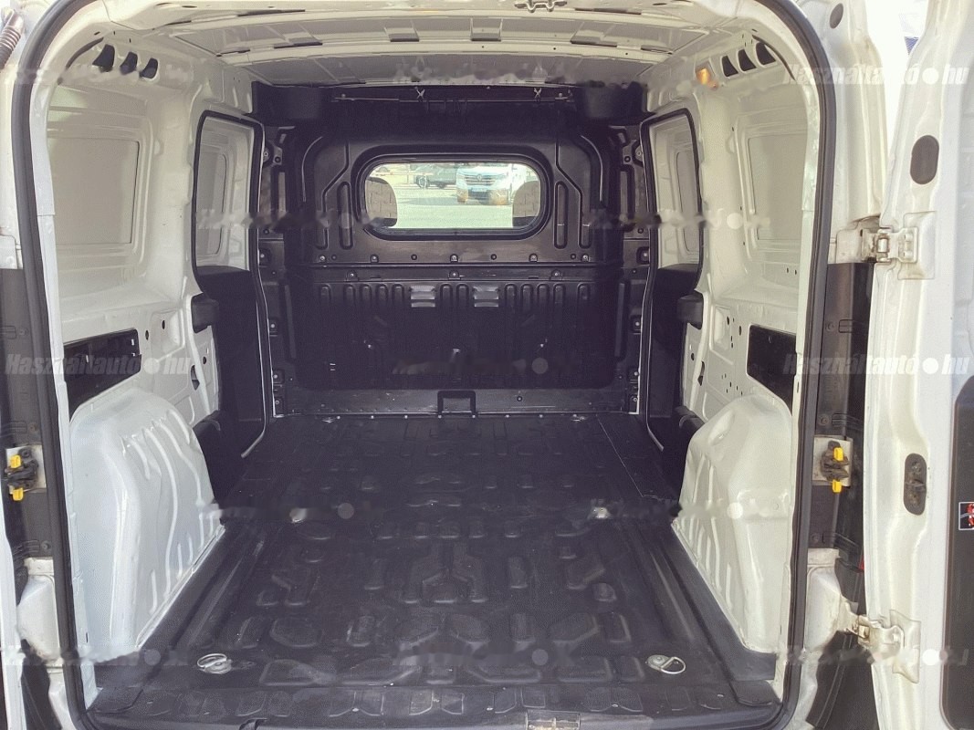 Fiat Doblo Cargo 1,6 77 kW évjárat 2015, 211 214 km, Magyarország — fotó 7 / 9