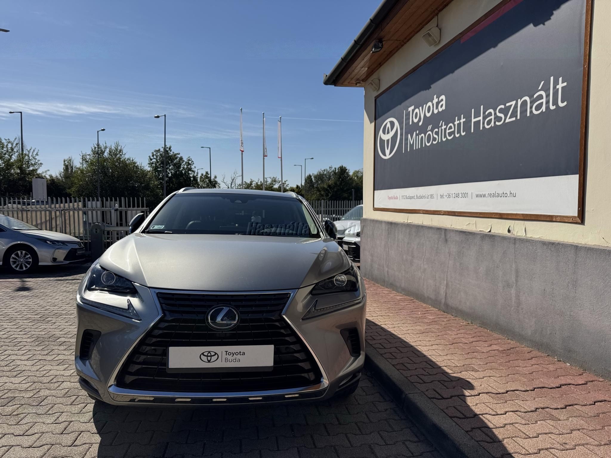 Lexus 8 4x4 2,5 114 kW automata, Magyarország — fotó 3 / 12