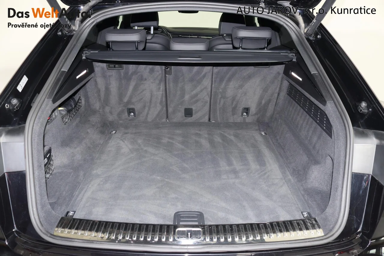 Audi Q8 quattro 3,0 210 kW TDI tiptronic évjárat 2021, černá - metalická, 106 135 km, Csehország — fotó 15 / 24