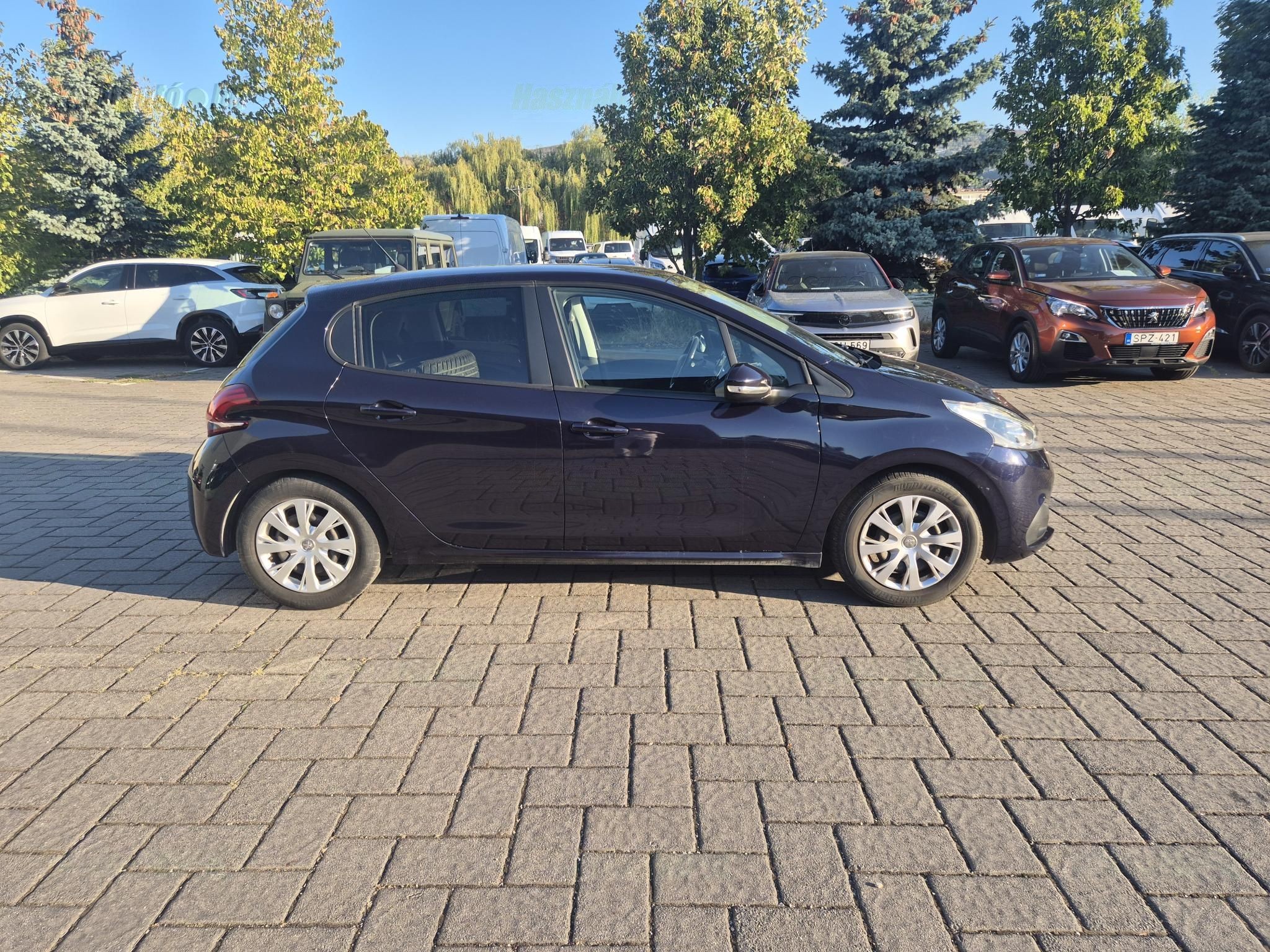 Peugeot 208 1,2 60 kW manuális évjárat 2019, kék, 125 911 km, Magyarország — fotó 10 / 10