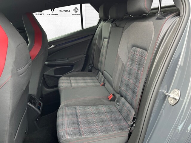 Volkswagen Golf 180 kW 2.0 TSI DSG évjárat 2022, 59 200 km, Németország — fotó 12 / 19