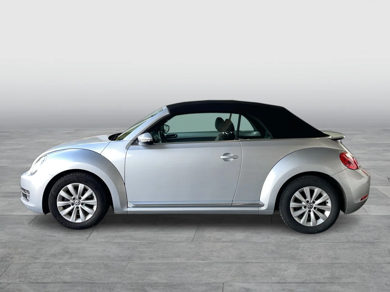 Volkswagen Beetle 1,2 77 kW TSI manuális évjárat 2013, reflexsilber metallic, 126 800 km, Ausztria — fotó 2 / 23