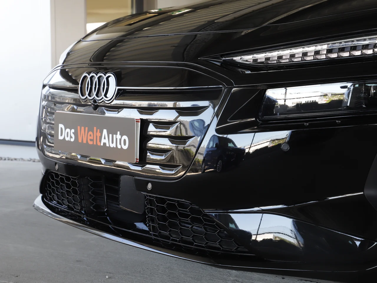 Audi A6 3,0 210 kW automata évjárat 2026, Mythosschwarz Metallic, 9 km, Ausztria — fotó 11 / 40