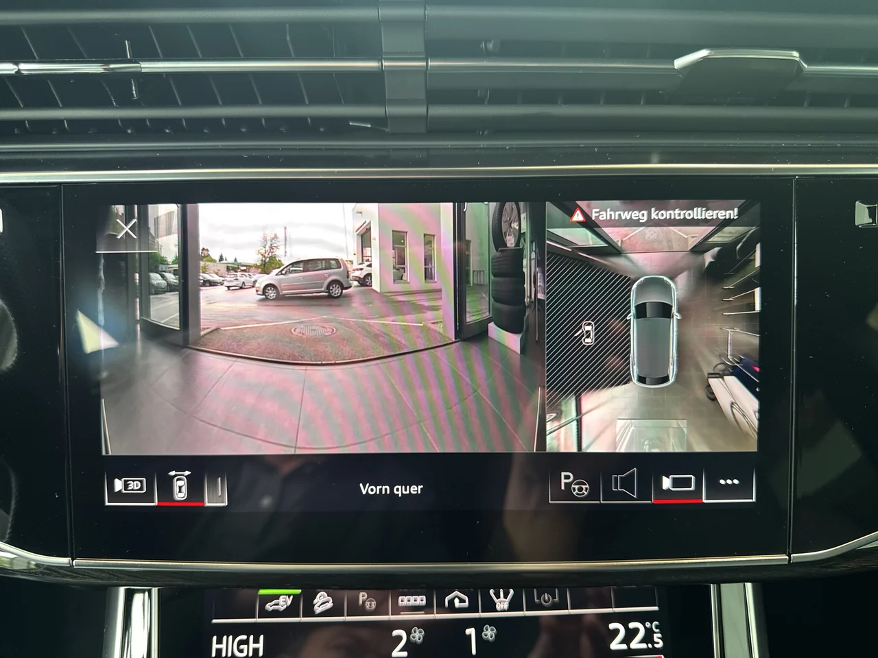 Audi Q8 4x4 3,0 250 kW 360 automata évjárat 2025, Mythosschwarz Metallic, 9000 km, Ausztria — fotó 16 / 21