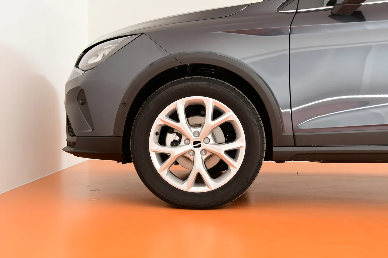 Seat Arona 1,0 TSI 70 kW manuális évjárat 2025, Magnet-Grau Metallic, 4126 km, Ausztria — fotó 15 / 15