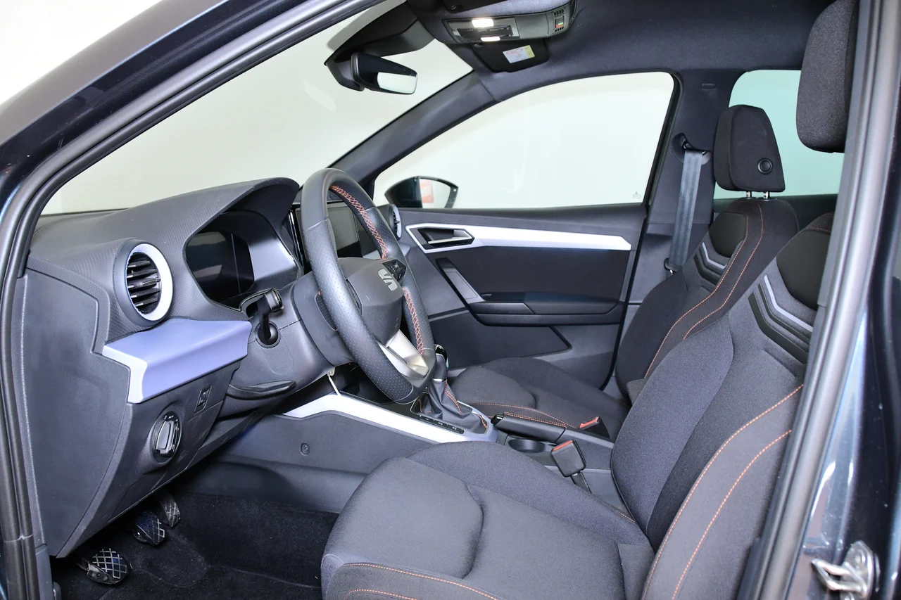 Seat Arona 1,0 TSI 70 kW manuális évjárat 2025, Magnet-Grau Metallic, 4126 km, Ausztria — fotó 7 / 15