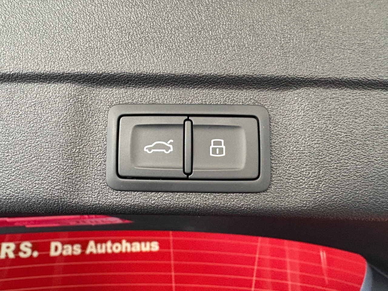 Audi A6 2,0 150 kW TDI automata évjárat 2025, Mythosschwarz Metallic, 250 km, Ausztria — fotó 5 / 26
