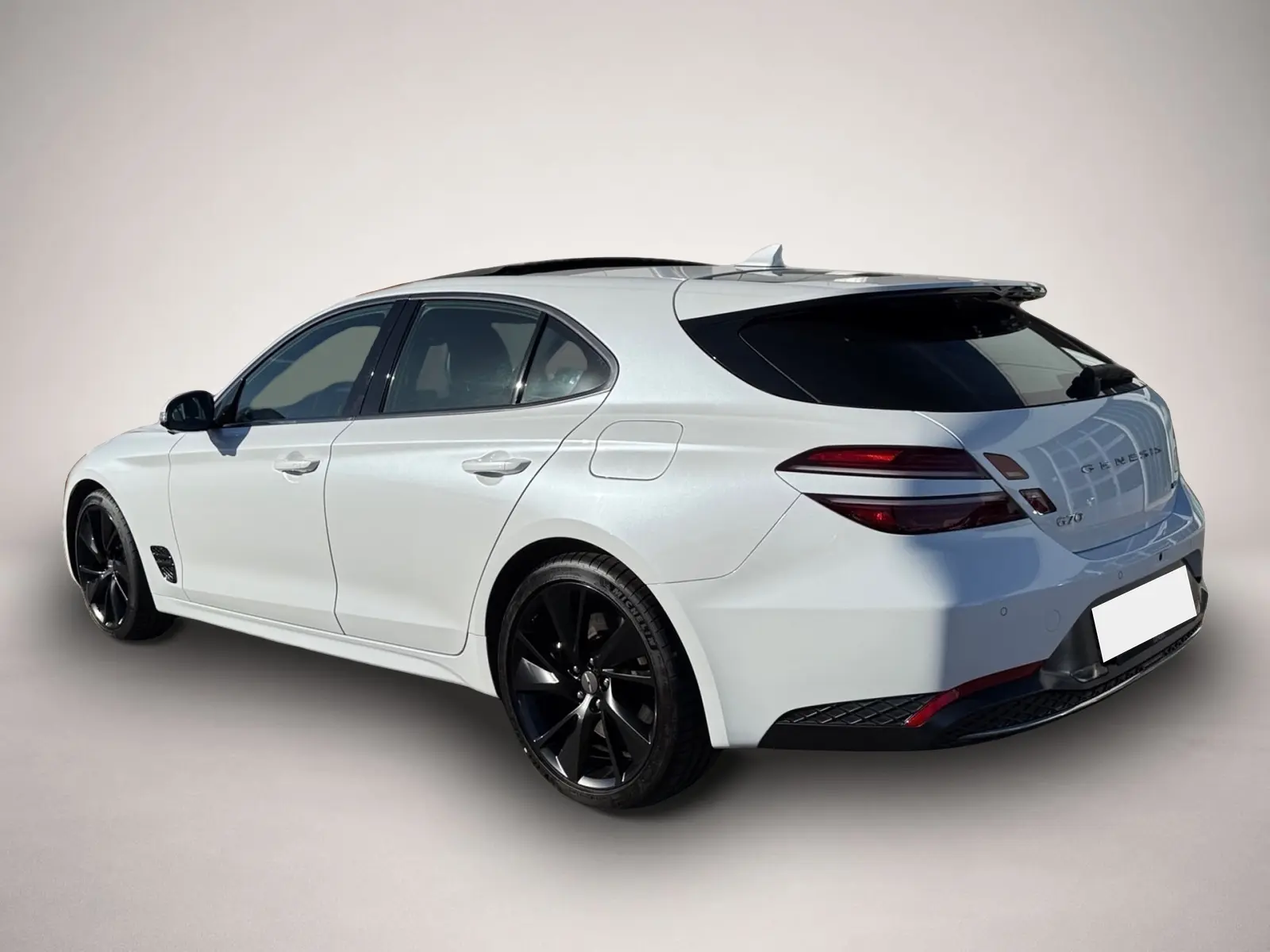 Genesis G70 147 kW 2.2 CRDi automata évjárat 2023, fehér, 17 000 km, Németország — fotó 4 / 6