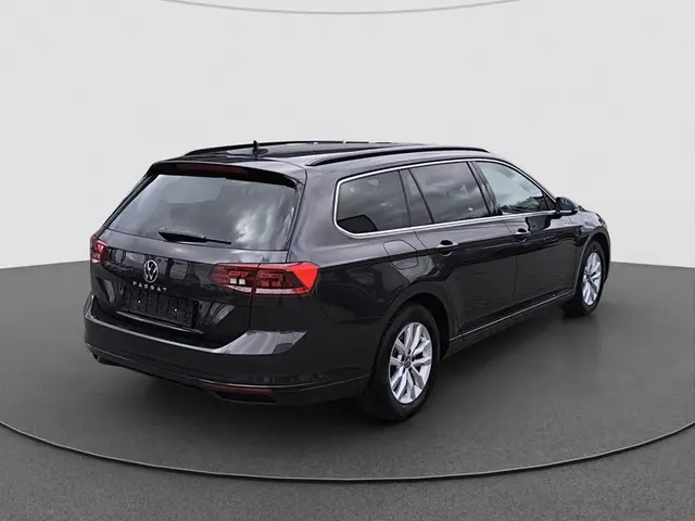 Volkswagen Passat 110 kW 2.0 TDI DSG évjárat 2020, szürke, 51 700 km, Németország — fotó 7 / 22