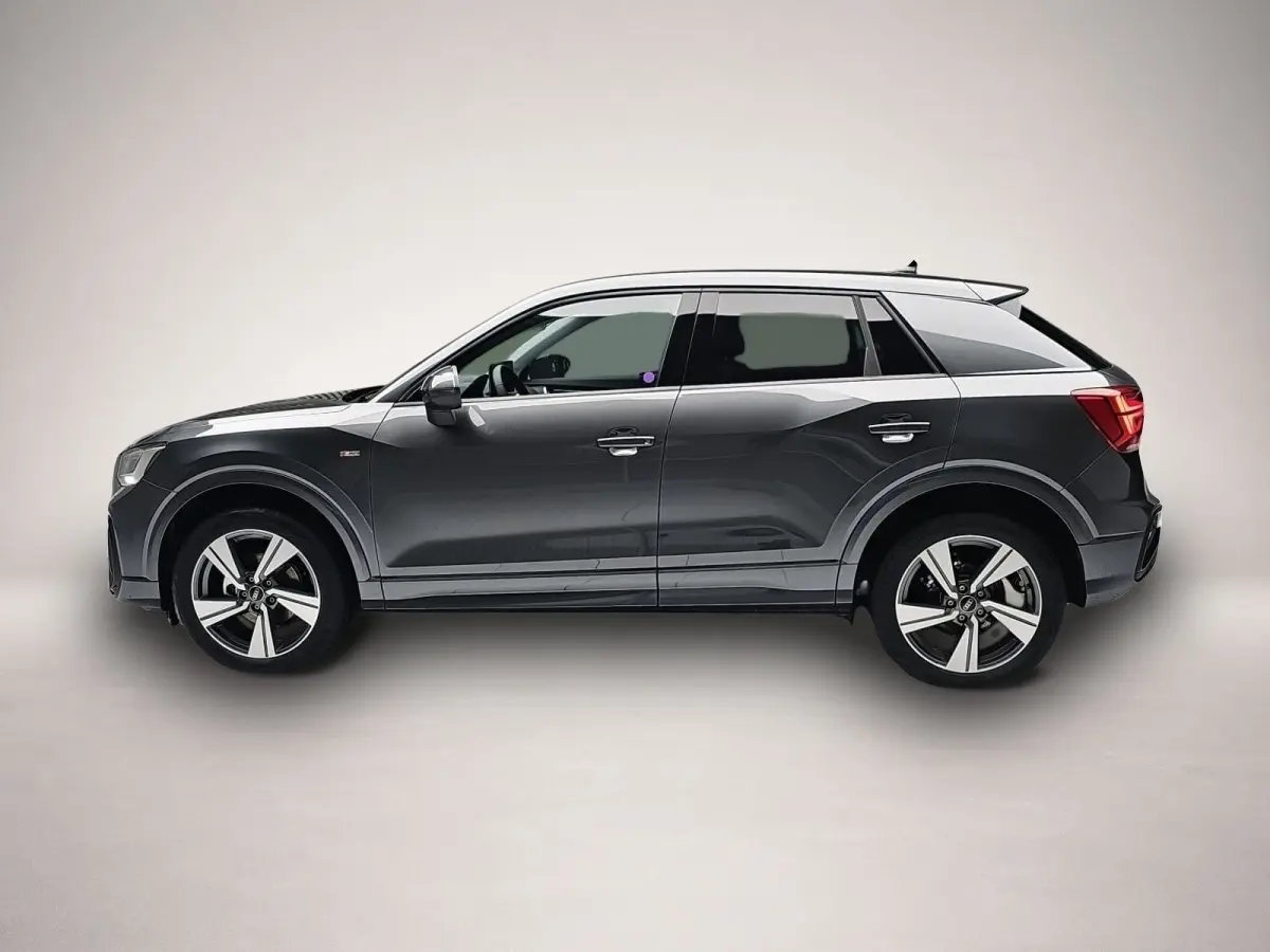 Audi Q2 1,5 110 kW TFSI automata évjárat 2025, szürke, 25 km, Németország — fotó 4 / 4