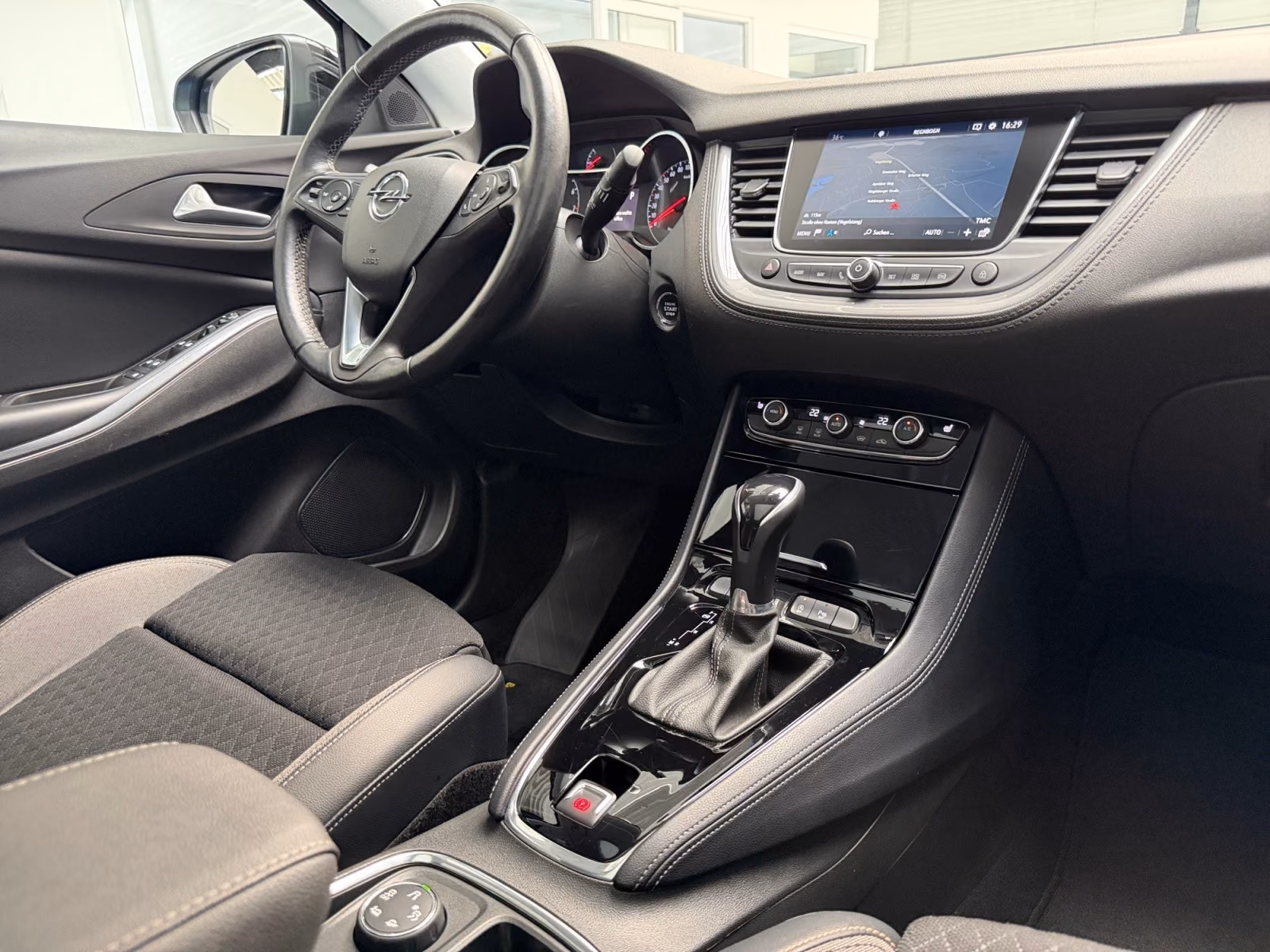 Opel Grandland Innovation AUTOMAT évjárat 2019, 112 700 km, Németország — fotó 10 / 32